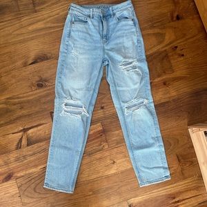 American Eagle Ripped mom jeans